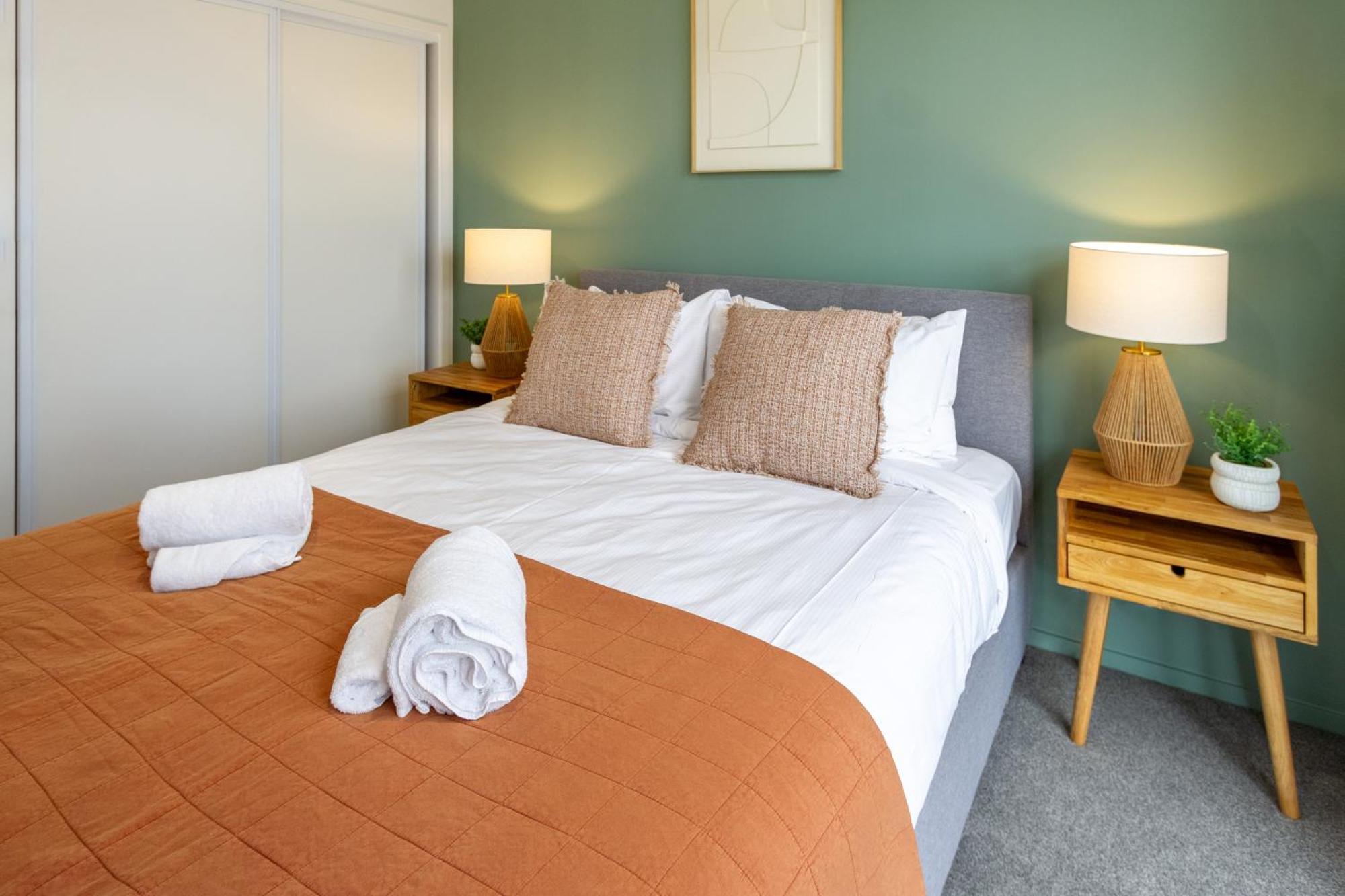 Modern City Lifestyle: 2 Bedroom 1 Bath Christchurch Exterior photo