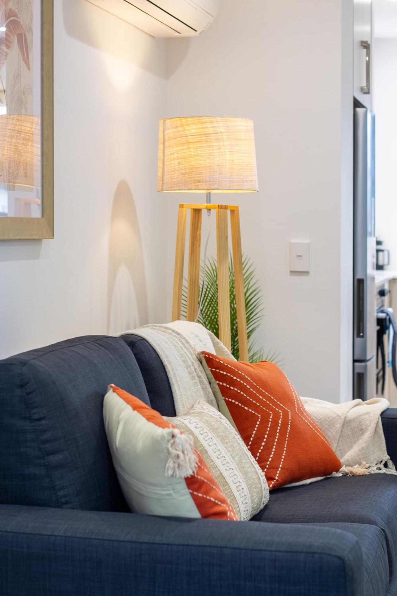 Modern City Lifestyle: 2 Bedroom 1 Bath Christchurch Exterior photo