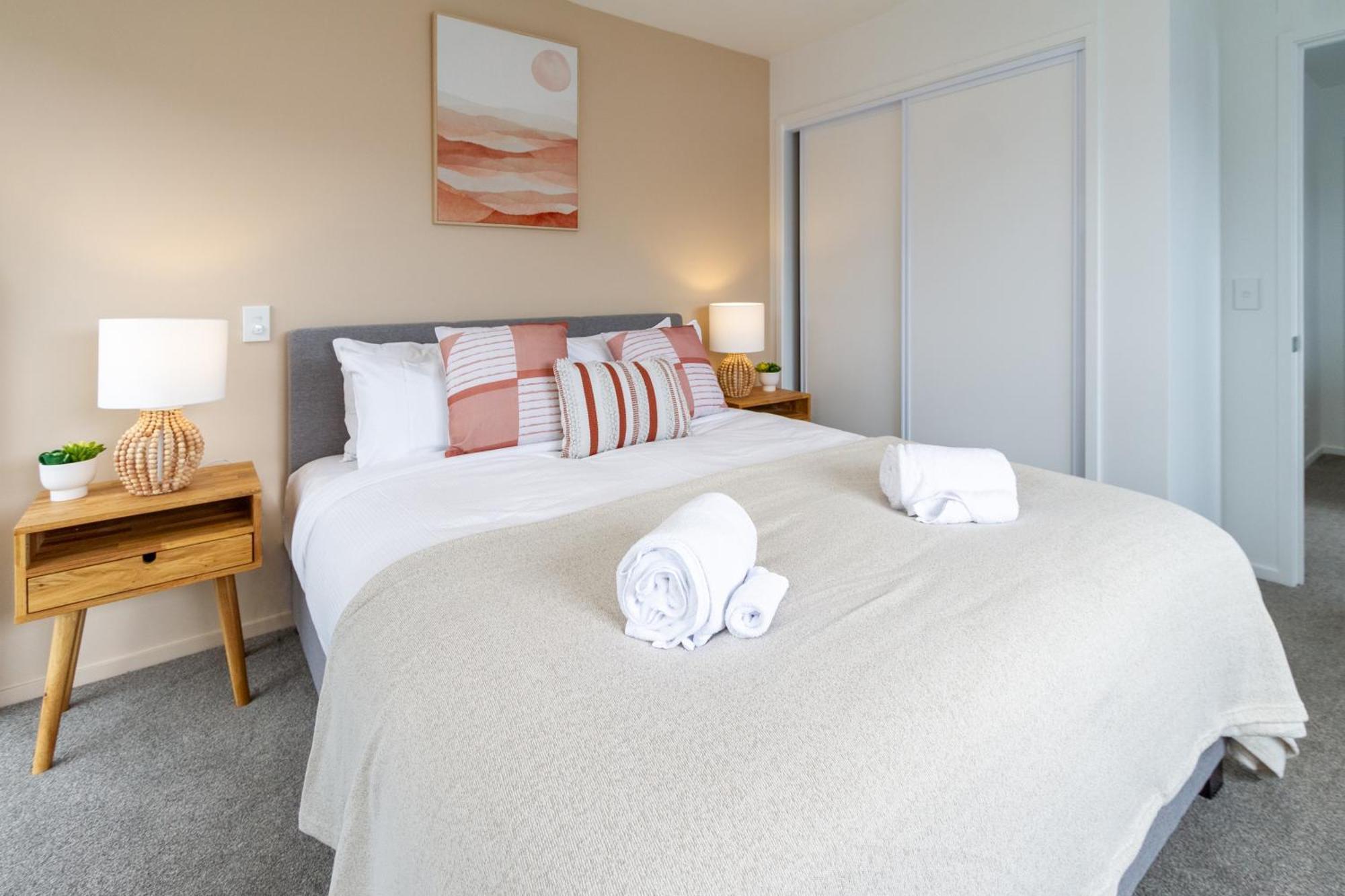 Modern City Lifestyle: 2 Bedroom 1 Bath Christchurch Exterior photo
